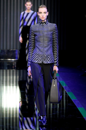 Fotoservizio/FW 22-23/WOMEN/SFILATA/GIORGIO ARMANI/DP2/17