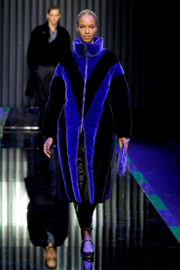 Fotoservizio/FW 22-23/WOMEN/SFILATA/GIORGIO ARMANI/DP2/42