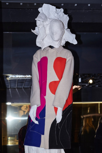 Fotoservizio/FW 22-23/WOMEN/PRESENTAZIONE/TIZIANO GUARDINI/DP2/7