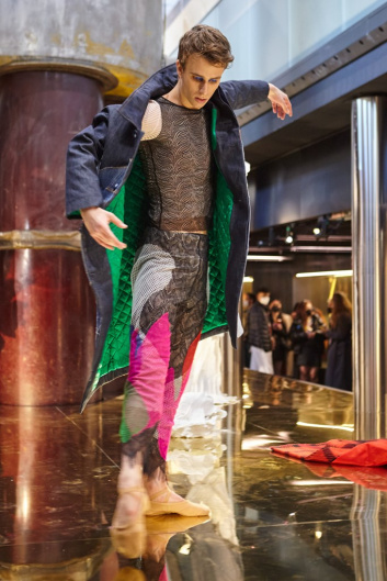 Fotoservizio/FW 22-23/WOMEN/PRESENTAZIONE/TIZIANO GUARDINI/DP2/17