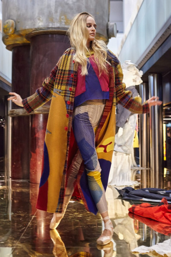 Fotoservizio/FW 22-23/WOMEN/PRESENTAZIONE/TIZIANO GUARDINI/DP2/18