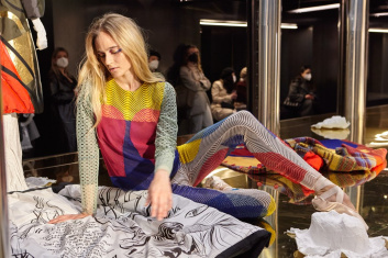 Fotoservizio/FW 22-23/WOMEN/PRESENTAZIONE/TIZIANO GUARDINI/DP2/20