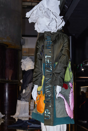Fotoservizio/FW 22-23/WOMEN/PRESENTAZIONE/TIZIANO GUARDINI/DP2/15