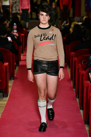 Fotoservizio/FW 22-23/WOMEN/SFILATA/CORMIO/DP2/6