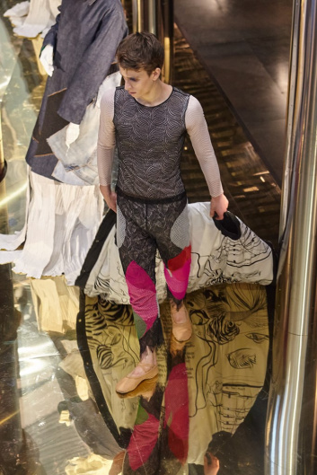 Fotoservizio/FW 22-23/WOMEN/PRESENTAZIONE/TIZIANO GUARDINI/DP2/23