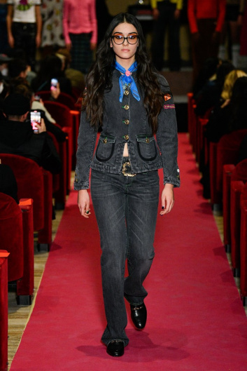 Fotoservizio/FW 22-23/WOMEN/SFILATA/CORMIO/DP2/2