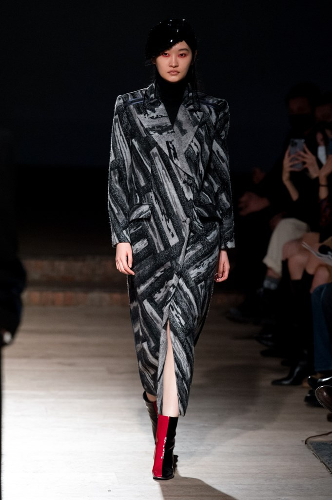 Fotoservizio/FW 22-23/WOMEN/SFILATA/FRANCESCA LIBERATORE/DP2/3