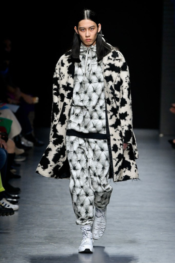 Fotoservizio/FW 22-23/WOMEN/SFILATA/ALEXANDRA MOURA/DP2/7