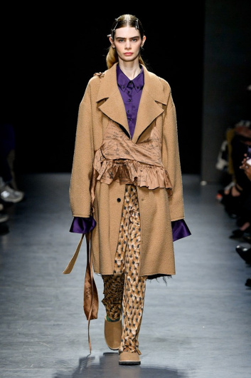 Fotoservizio/FW 22-23/WOMEN/SFILATA/ALEXANDRA MOURA/DP2/2