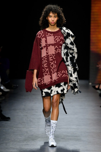 Fotoservizio/FW 22-23/WOMEN/SFILATA/ALEXANDRA MOURA/DP2/13
