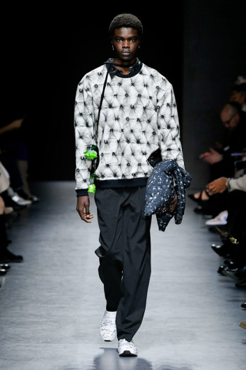 Fotoservizio/FW 22-23/WOMEN/SFILATA/ALEXANDRA MOURA/DP2/24