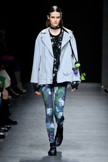 Fotoservizio/FW 22-23/WOMEN/SFILATA/ALEXANDRA MOURA/DP2/26