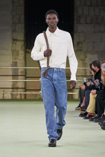 Fotoservizio/FW 22-23/WOMEN/SFILATA/BOTTEGA VENETA/DP2/1