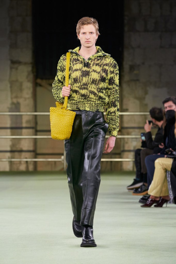 Fotoservizio/FW 22-23/WOMEN/SFILATA/BOTTEGA VENETA/DP2/26