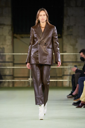 Fotoservizio/FW 22-23/WOMEN/SFILATA/BOTTEGA VENETA/DP2/18