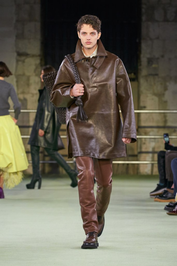 Fotoservizio/FW 22-23/WOMEN/SFILATA/BOTTEGA VENETA/DP2/32