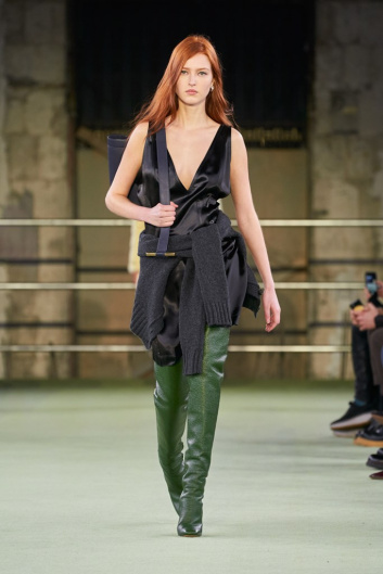 Fotoservizio/FW 22-23/WOMEN/SFILATA/BOTTEGA VENETA/DP2/44