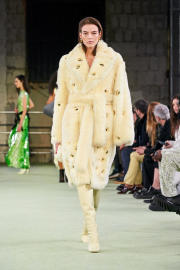 Fotoservizio/FW 22-23/WOMEN/SFILATA/BOTTEGA VENETA/DP2/45