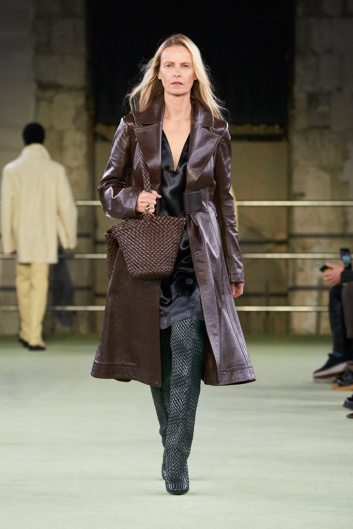 Fotoservizio/FW 22-23/WOMEN/SFILATA/BOTTEGA VENETA/DP2/47
