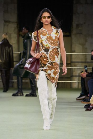 Fotoservizio/FW 22-23/WOMEN/SFILATA/BOTTEGA VENETA/DP2/38