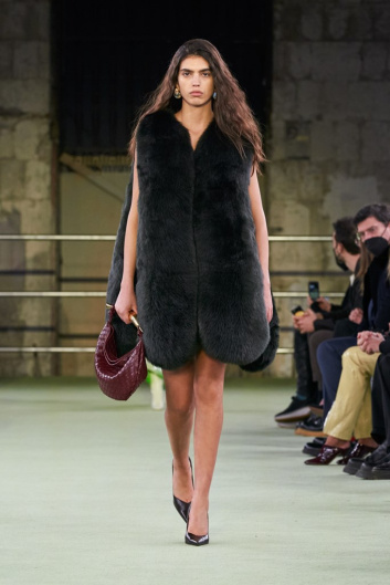 Fotoservizio/FW 22-23/WOMEN/SFILATA/BOTTEGA VENETA/DP2/41