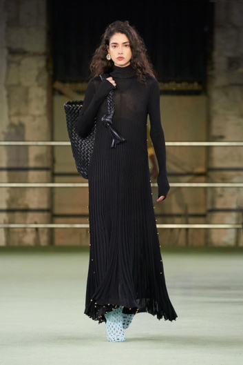 Fotoservizio/FW 22-23/WOMEN/SFILATA/BOTTEGA VENETA/DP2/55