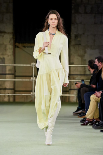 Fotoservizio/FW 22-23/WOMEN/SFILATA/BOTTEGA VENETA/DP2/50