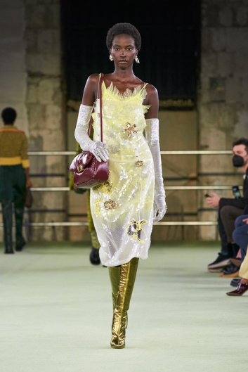 Fotoservizio/FW 22-23/WOMEN/SFILATA/BOTTEGA VENETA/DP2/64