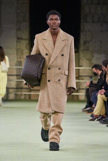 Fotoservizio/FW 22-23/WOMEN/SFILATA/BOTTEGA VENETA/DP2/59