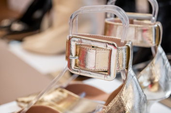 Fotoservizio/FW 22-23/WOMEN/PRESENTAZIONE/MARIO VALENTINO/DP2/17