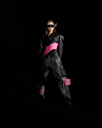 Fotoservizio/FW 22-23/WOMEN/PRESENTAZIONE/SSHEENA/DP2/4