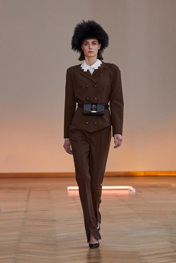 Fotoservizio/FW 22-23/WOMEN/PRESENTAZIONE/RAMZEN/DP2/2