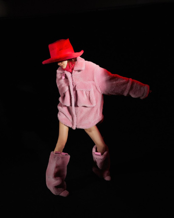 Fotoservizio/FW 22-23/WOMEN/PRESENTAZIONE/SSHEENA/DP2/9