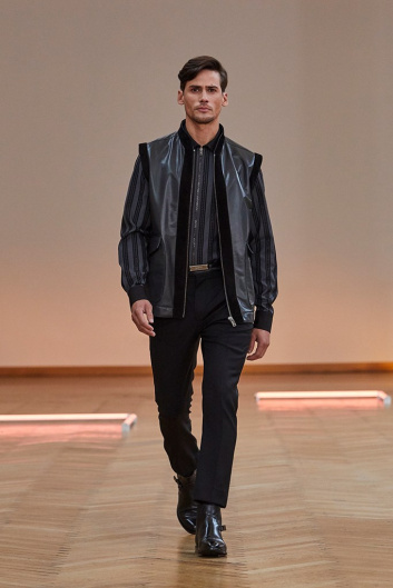 Fotoservizio/FW 22-23/WOMEN/PRESENTAZIONE/RAMZEN/DP2/5