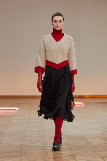 Fotoservizio/FW 22-23/WOMEN/PRESENTAZIONE/RAMZEN/DP2/28