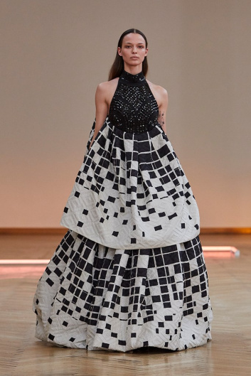 Fotoservizio/FW 22-23/WOMEN/PRESENTAZIONE/RAMZEN/DP2/31