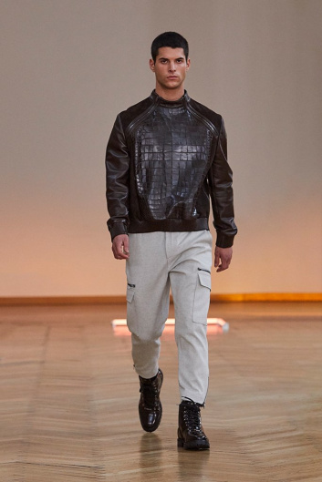 Fotoservizio/FW 22-23/WOMEN/PRESENTAZIONE/RAMZEN/DP2/25