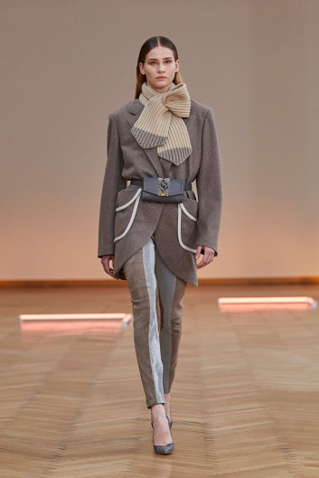 Fotoservizio/FW 22-23/WOMEN/PRESENTAZIONE/RAMZEN/DP2/26