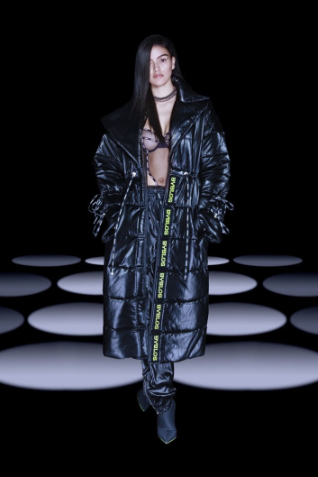 Fotoservizio/FW 22-23/WOMEN/SFILATA/BYBLOS/DP2/3