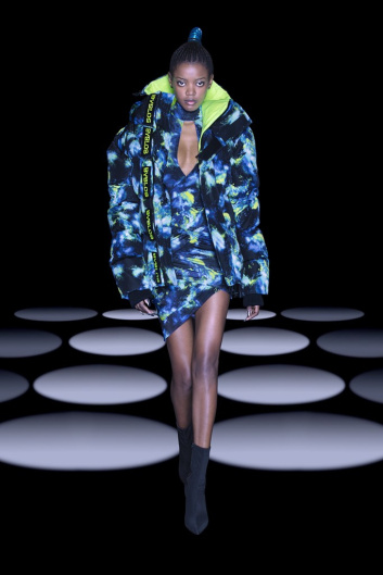 Fotoservizio/FW 22-23/WOMEN/SFILATA/BYBLOS/DP2/5
