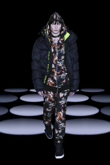 Fotoservizio/FW 22-23/WOMEN/SFILATA/BYBLOS/DP2/11