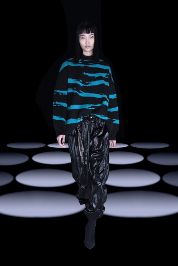 Fotoservizio/FW 22-23/WOMEN/SFILATA/BYBLOS/DP2/9