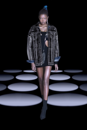 Fotoservizio/FW 22-23/WOMEN/SFILATA/BYBLOS/DP2/21
