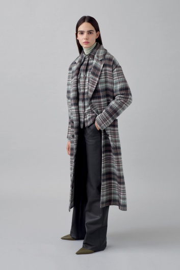 Fotoservizio/FW 22-23/WOMEN/PRESENTAZIONE/KITON/DP2/17