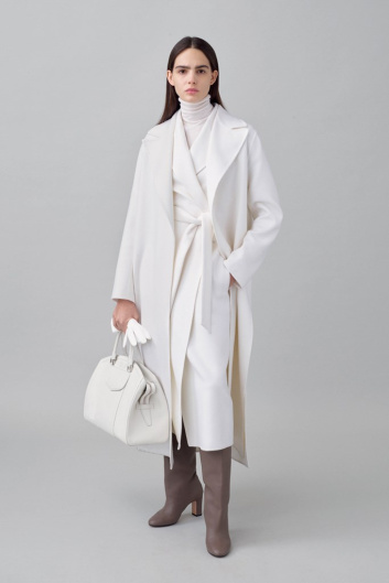 Fotoservizio/FW 22-23/WOMEN/PRESENTAZIONE/KITON/DP2/9