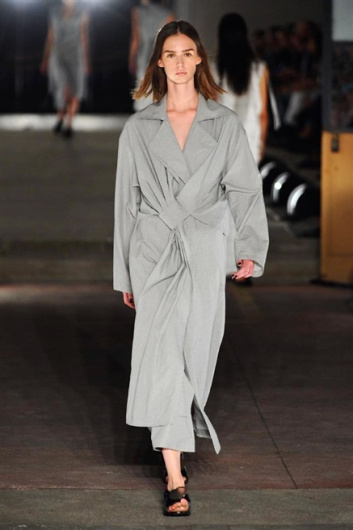 Fotoservizio/SS 2016/WOMEN/DAMIR DOMA/DP1/2