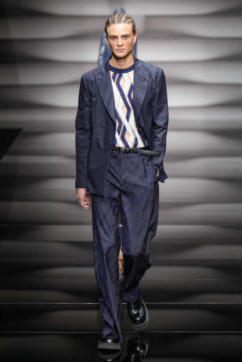 Fotoservizio/SS 2023/MEN/SFILATA/EMPORIO ARMANI/DP2/6