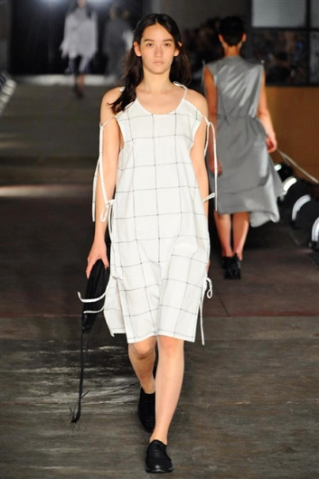 Fotoservizio/SS 2016/WOMEN/DAMIR DOMA/DP1/4