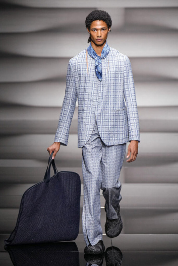Fotoservizio/SS 2023/MEN/SFILATA/EMPORIO ARMANI/DP2/4