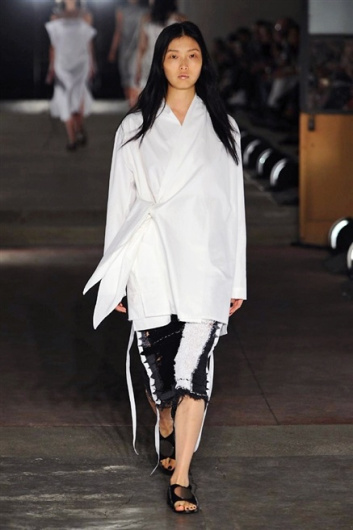 Fotoservizio/SS 2016/WOMEN/DAMIR DOMA/DP1/5